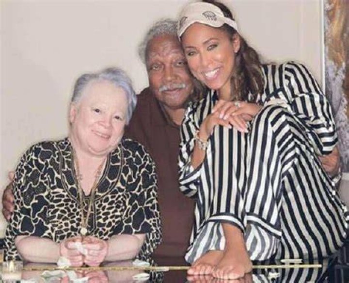 All About Marjorie Elaine Harvey's Mother ·