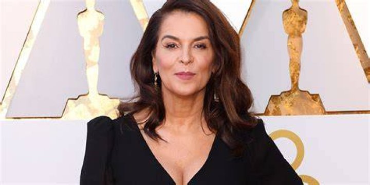 Annabella Sciorra Wiki Bio, net worth, measurements, children, husband