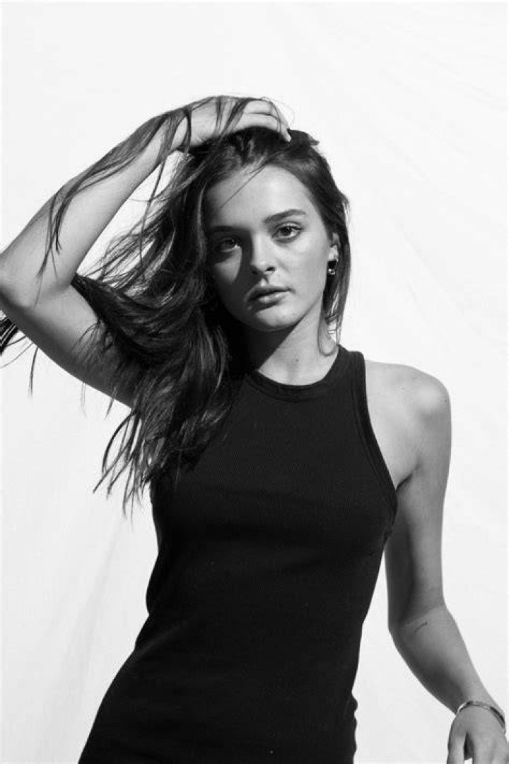 Charlotte Lawrence Photoshoot for Coveteur, September 2018 &bull; CelebMafia