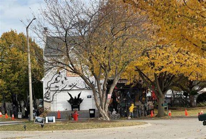 Exploring The Stranger Things House In Plainfield, IL
