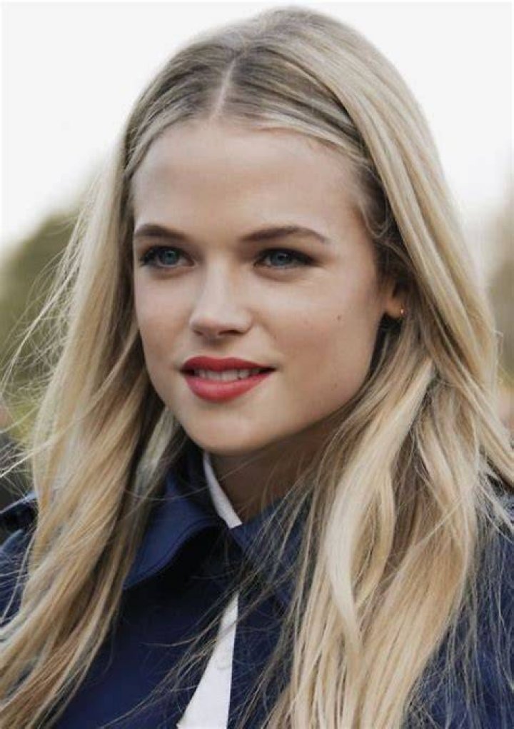 Gabriella Wilde Biography, Age, Height, Husband, Net Worth, Family