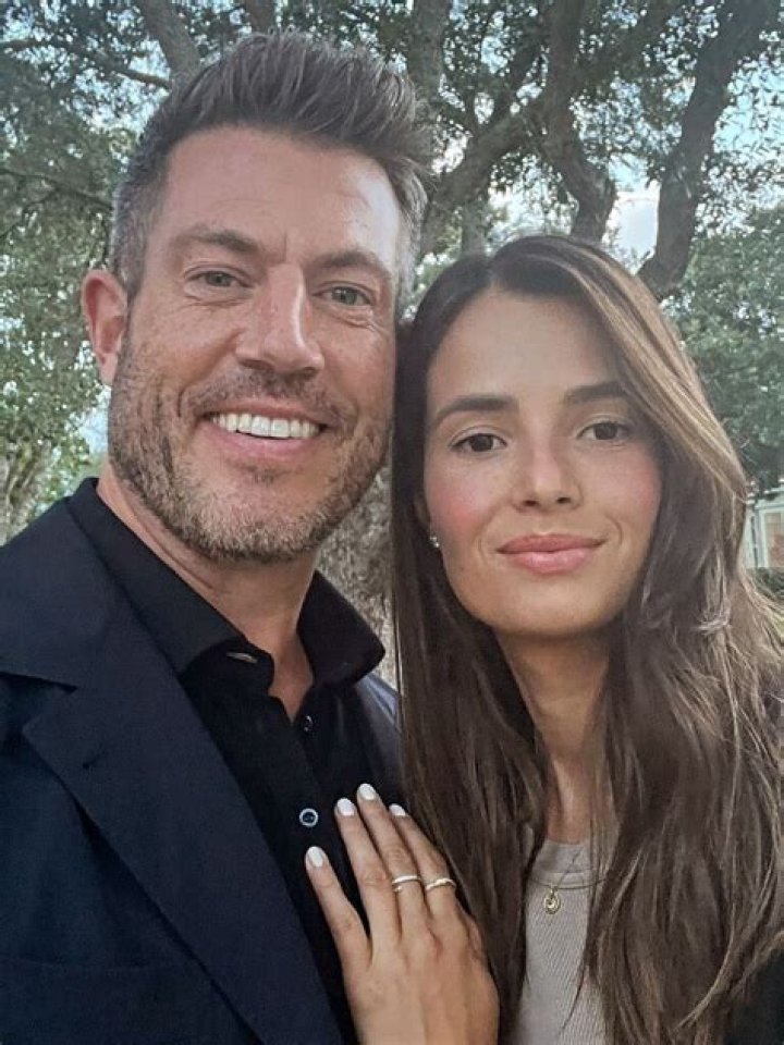 Jesse Palmer Married, Bio, Wife, Girlfriend, Age, Dating, Gay, Salary