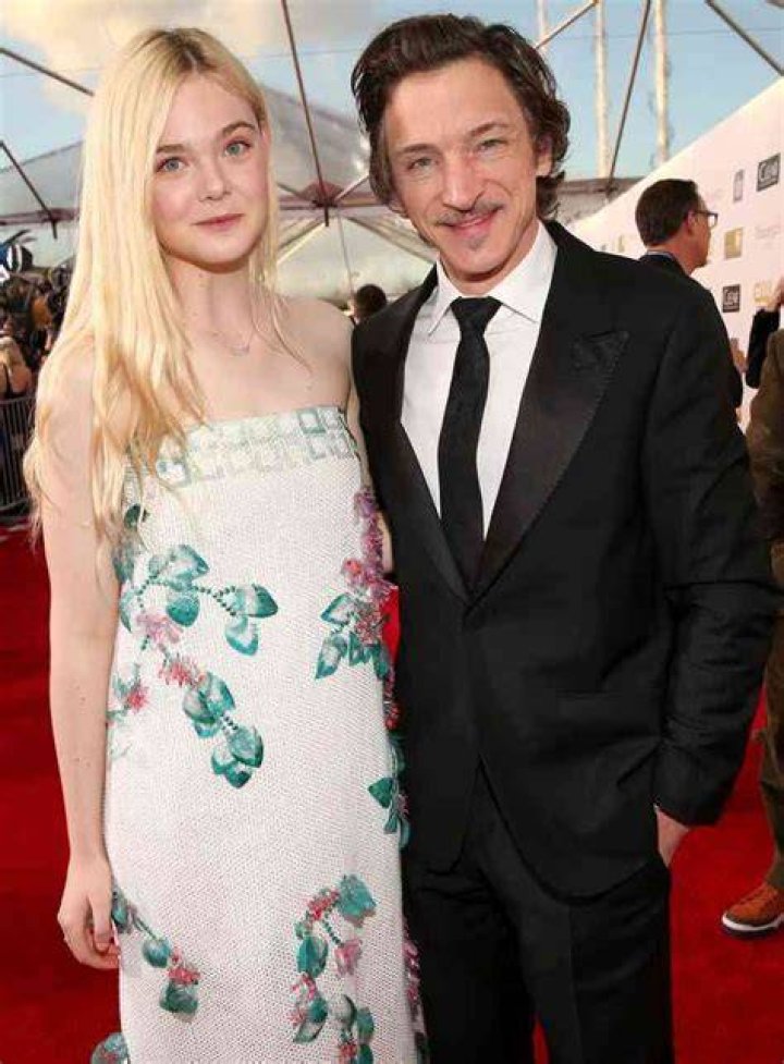 John Hawkes Biography, Age, Height, Wife, Net Worth, Family
