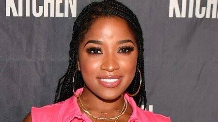 Know the Relationship Status and Net Worth of American Rapper, Toya Johnson ·