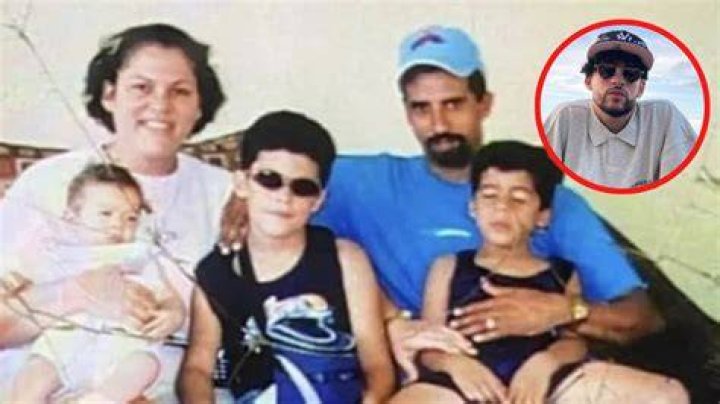 Los padres de Bad Bunny no lo dejaban escuchar reguet&oacute;n conoce a la
