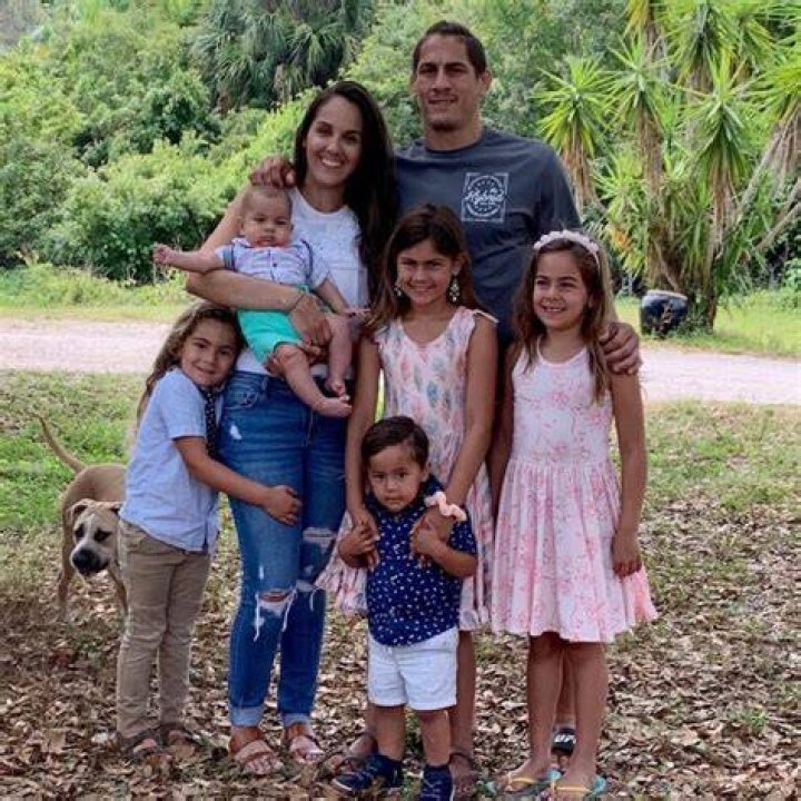 Meet His 6 Children ·