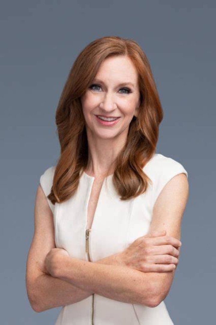 PBS: What Illness Does Lisa Desjardins Have? Fans Worried About Her Health Condition