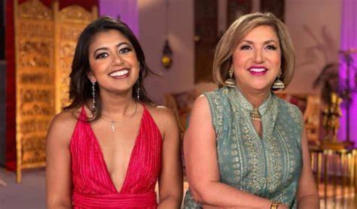 Richa Sadana Wiki, Age, Biography, Boyfriend, Parents, Net Worth, Career & More 2 Richa Sadana Mother Lopa Sadana