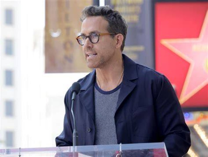Ryan Reynolds' Mom Supports Him on Red Carpet Photo