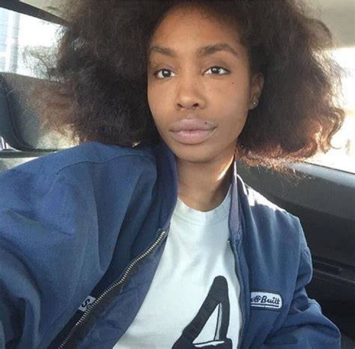 SZA Instagram No Makeup Selfie Bridesmaid hair, Short hair styles