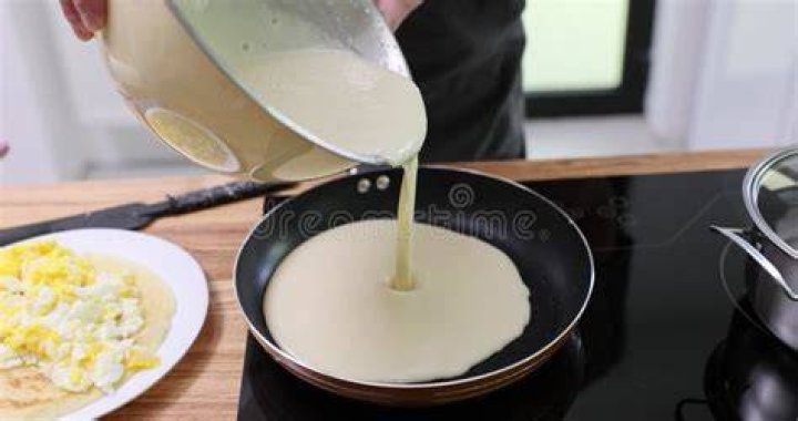 The pancake is placed into the square opening. r/fixedbytheduet