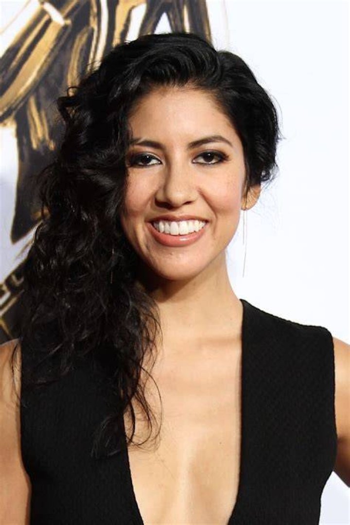 VoxVib | Stephanie Beatriz Biography